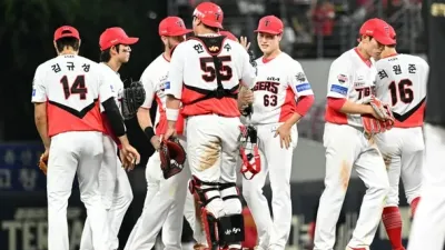 [KBO 프로야구] KIA 타이거즈, 롯데전 대승으로 단숨에 2위 추격… 김호령·위즈덤 맹폭