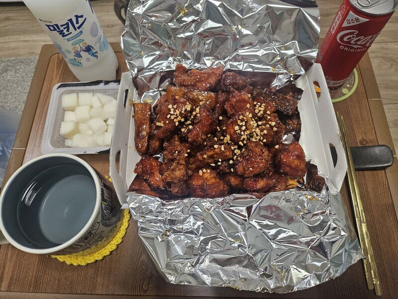 야식먹고 자러갑니다