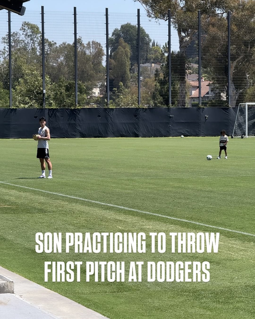 시구 연습하는 손흥민