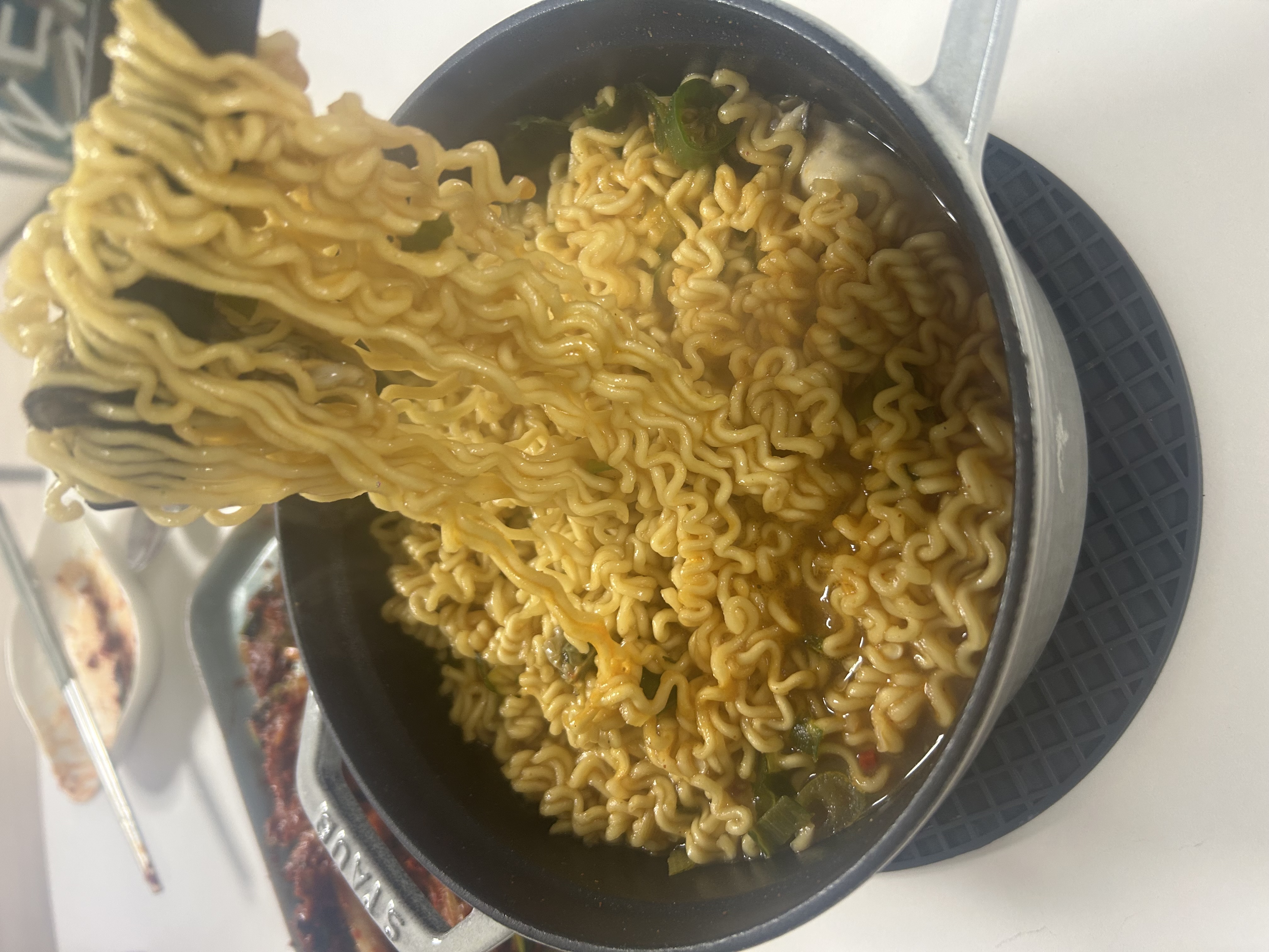 갑자기 라면 땡겨서 후루룩