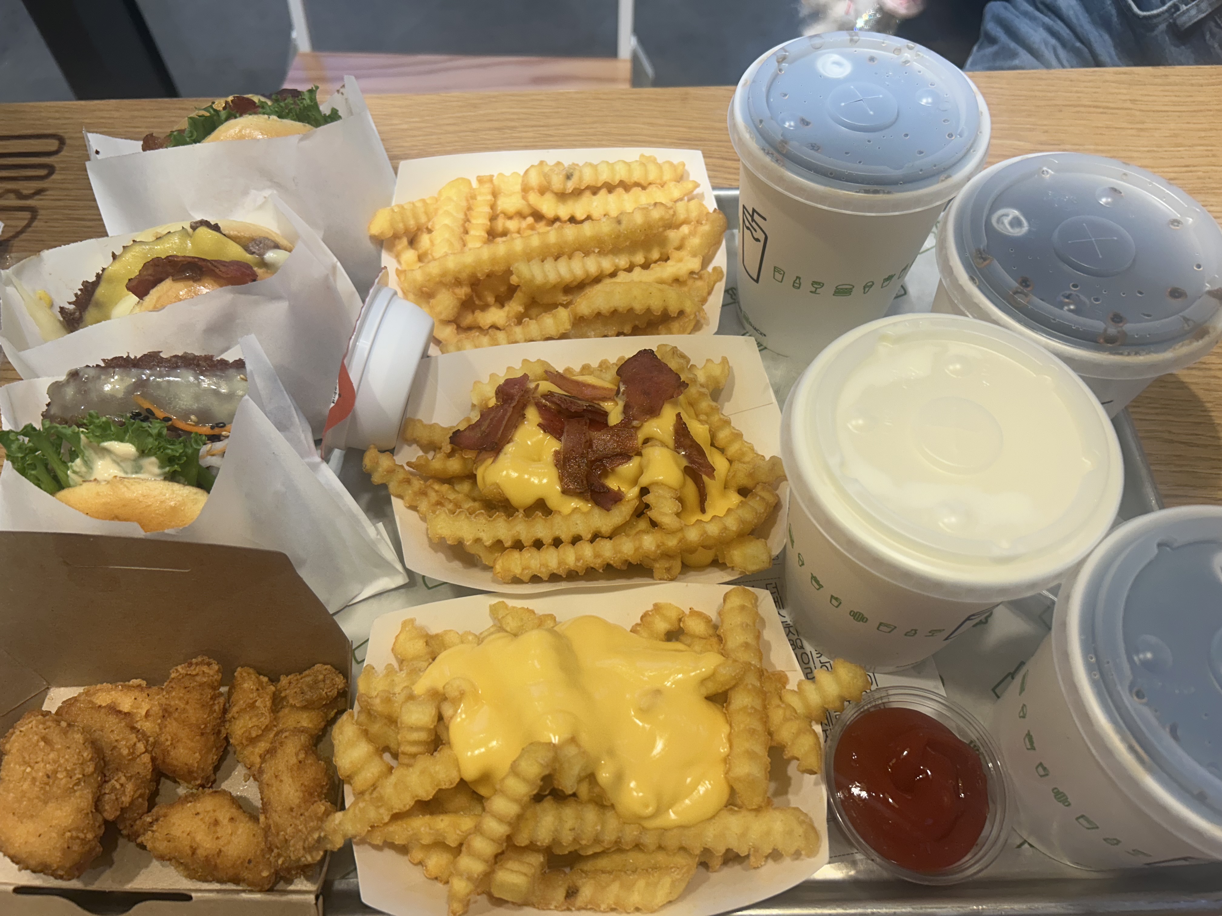맛저하세여 쉑쉑
